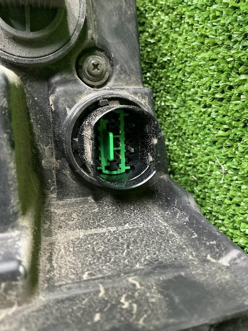 Фара правая Kia Seltos (2019-2025) галоген