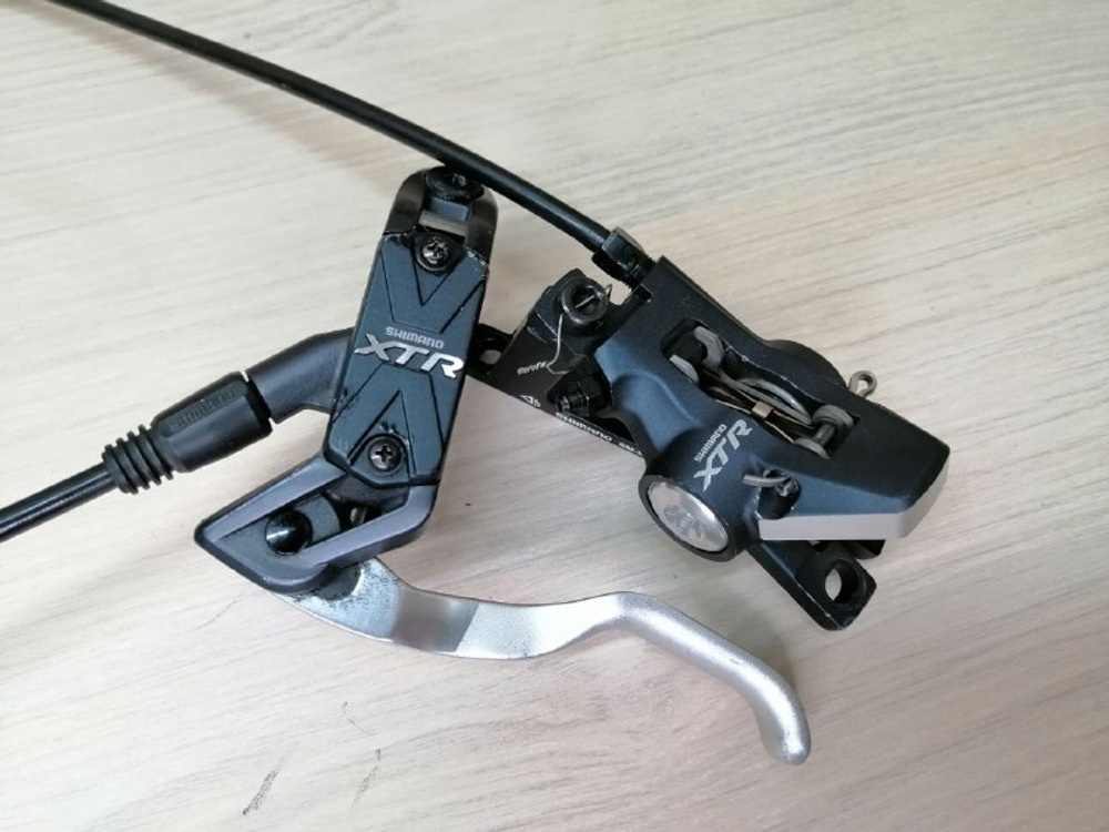 Тормоз для велосипеда Shimano Deore XTR BL-M975-A (передний)