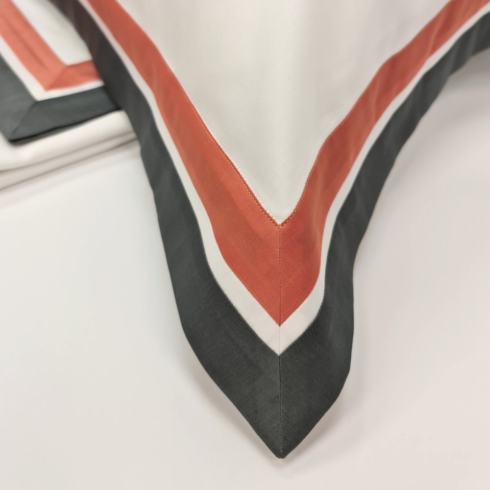 Постельное белье 2 спальное евро Сlaire&Caroll Jacqueline белое с серо-зеленым кантом