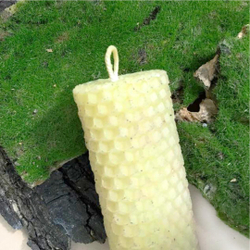 Свеча из вощины с Душицей 13 см