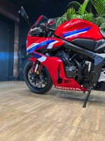 Honda CBR 650R, 2025 red
