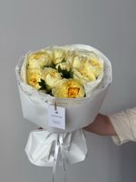Букет из пионов в желтом оттенке 9 шт