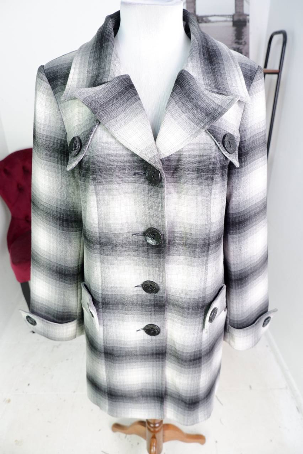 Пальто демисезонное, визуально на 46/48 размер