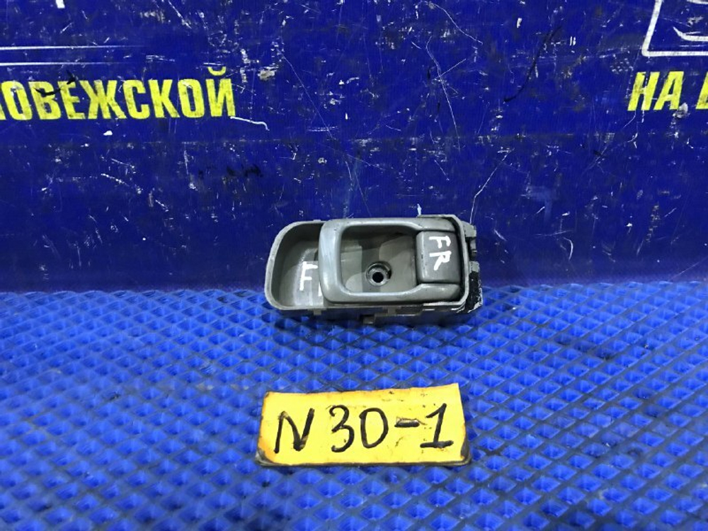 Ручка двери передней правой салонная NISSAN R’NESSA 1999