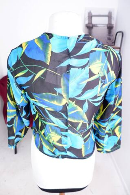 Блузка пестрая, визуально на 44 размер