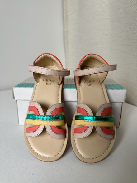 Новые кожаные босоножки Carrement Beau , 29