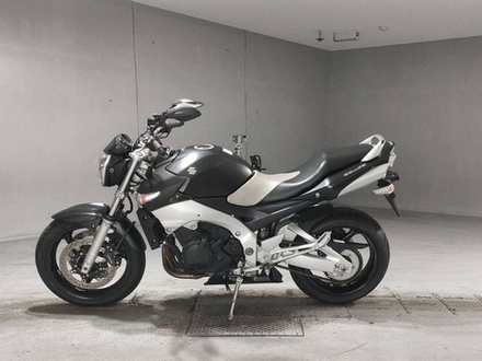 Suzuki GSR400 2006