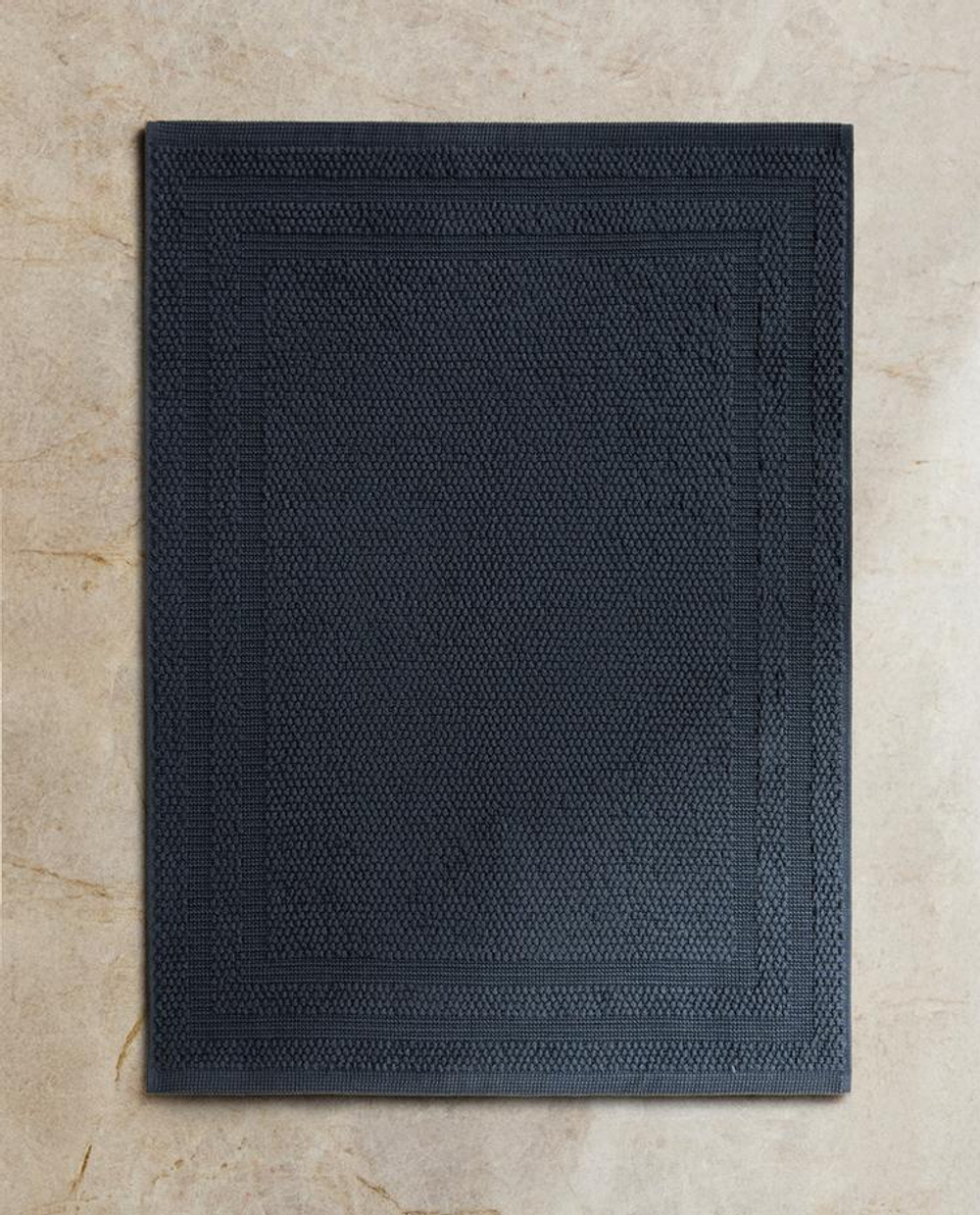 ZARA HOME КОВРИК ДЛЯ ВАННОЙ ИЗ ХЛОПКА С АНТИСКОЛЬЗЯЩЕЙ ПОВЕРХНОСТЬЮ, ЧЕРНИЛЬНО-СИНИЙ