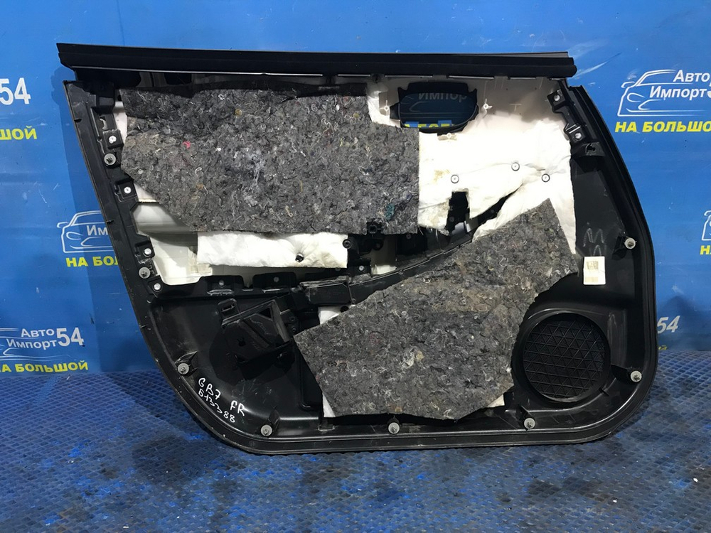 Обшивка двери NISSAN LEAF 2017-2022