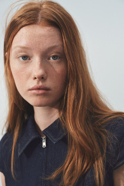 ZARA КОРОТКОЕ ДЖИНСОВОЕ ПЛАТЬЕ TRF, ТЕМНЫЙ ИНДИГО