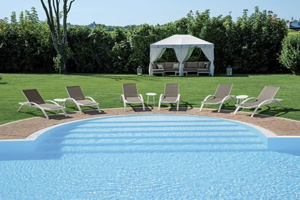 Шезлонг металлический Felicita Oliver, белый, тортора