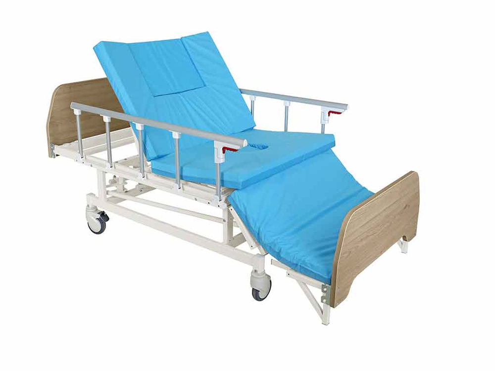 Кровать адаптационная механическая с туалетным устройством MBН