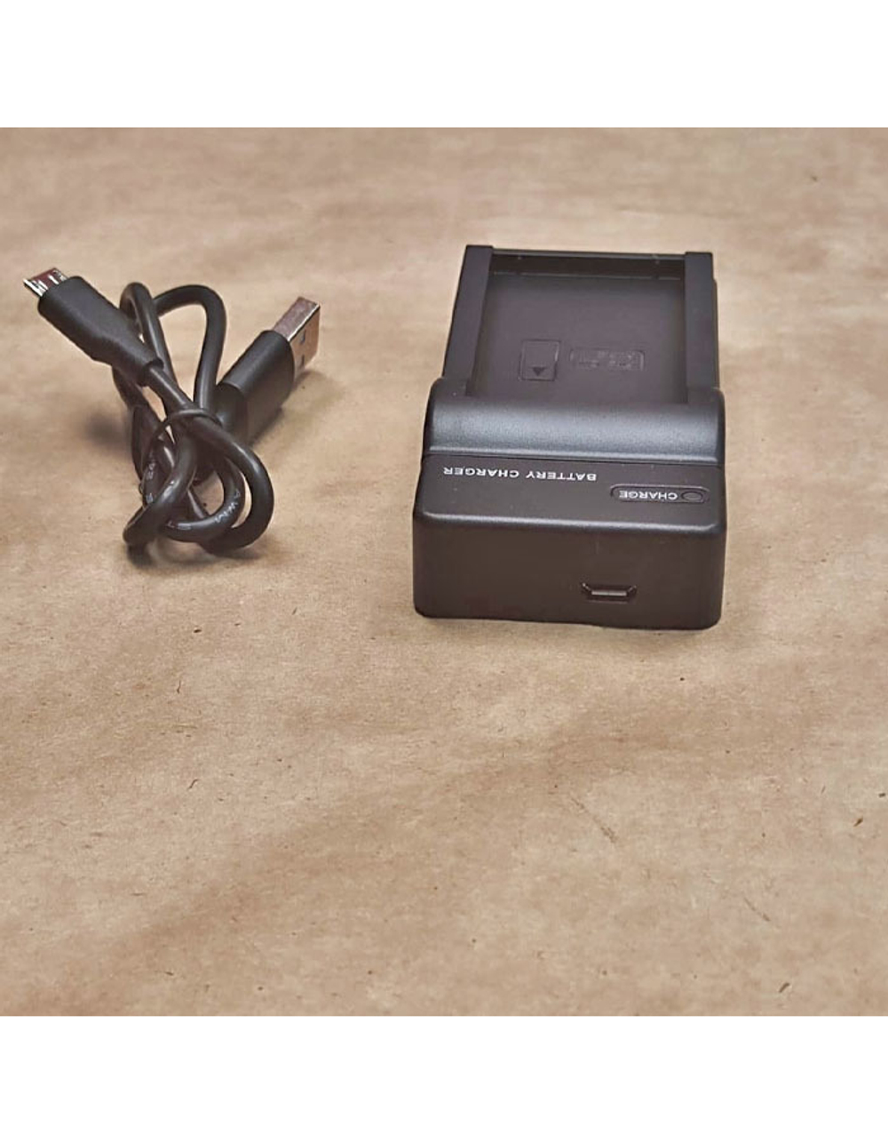 Зарядное устройство USB для Garmin Montana 6xx, Alpha 100 / 200 / 300 для аккумуляторов