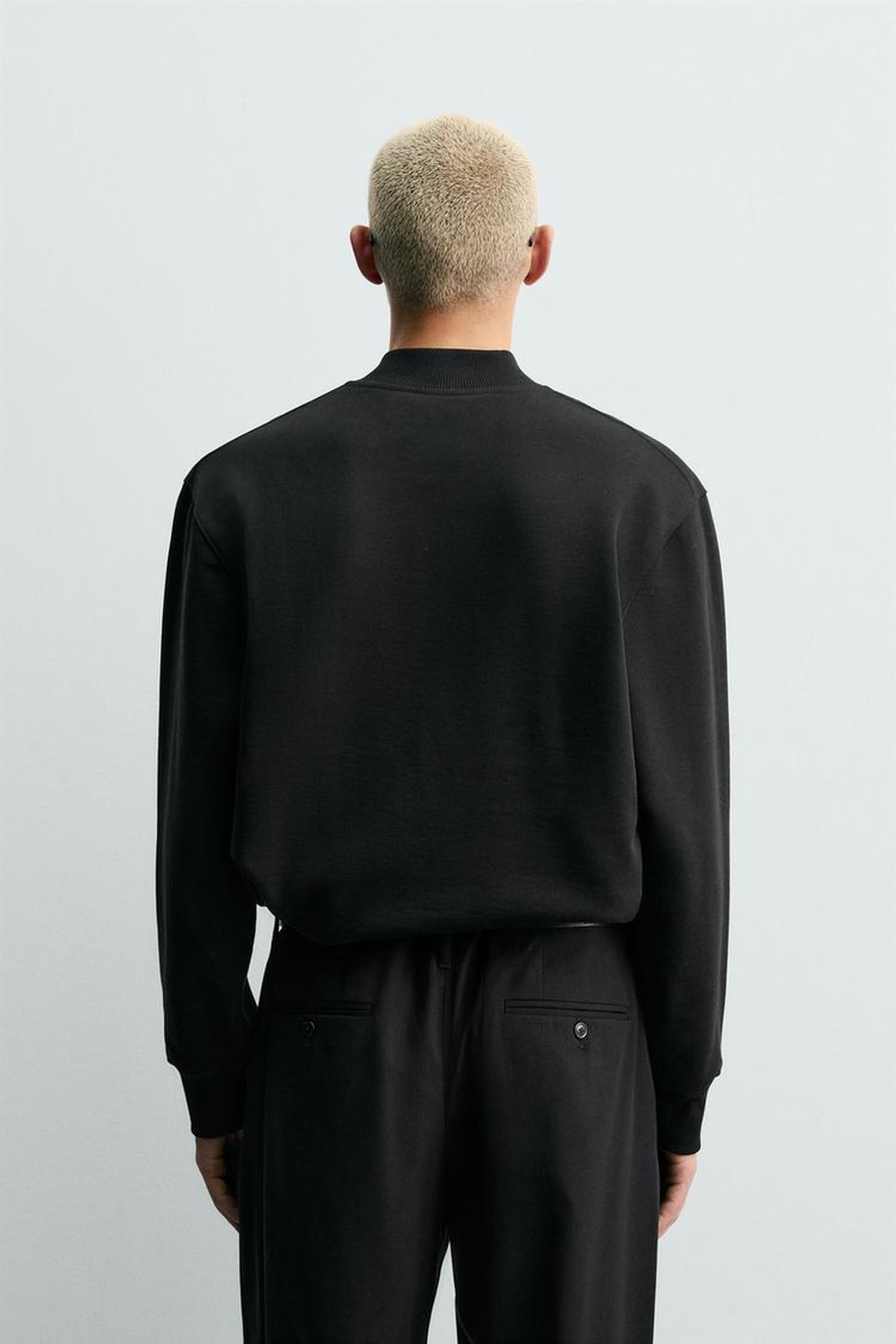 ZARA ТОЛСТОВКА С ВОРОТНИКОМ НА МОЛНИИ, ЧЕРНЫЙ