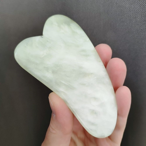 Скребок гуаша, сердце нефрит 100*55 мм