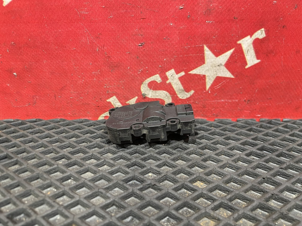 Моторчик заслонки отопителя 2018г