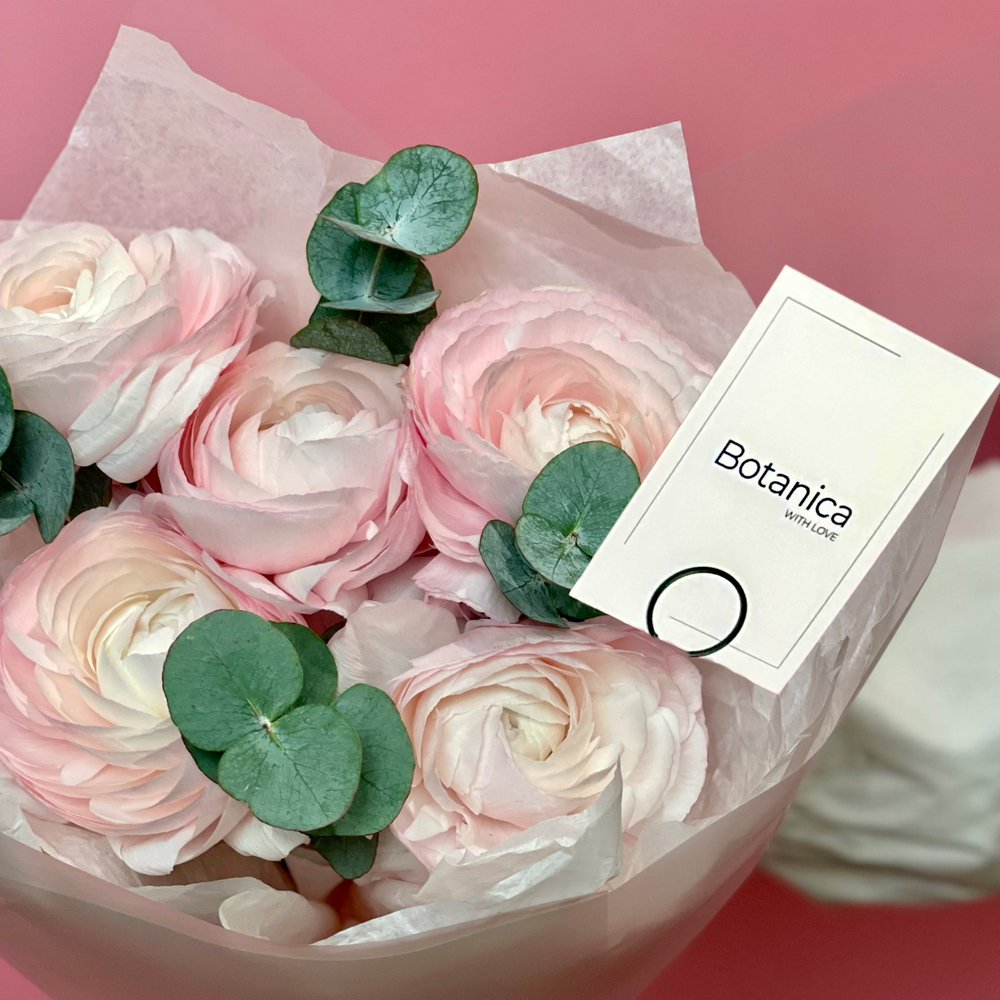 Моно букет из 5 ранункулусов и эвкалипта 80220265