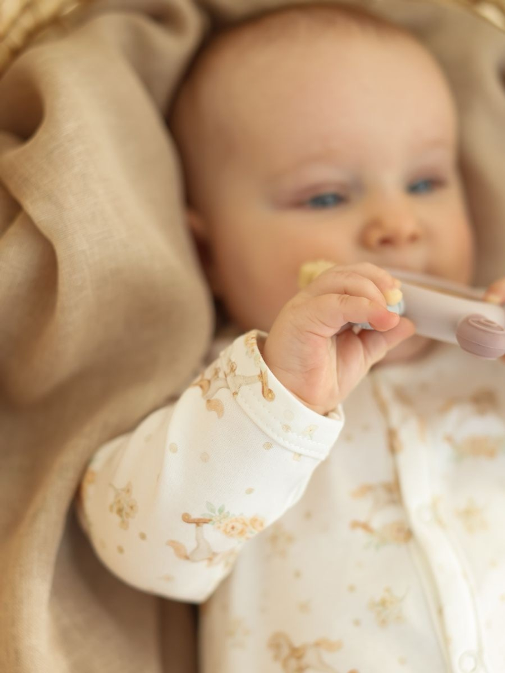 Комбинезон на кнопках "Лошадки с цветочками"