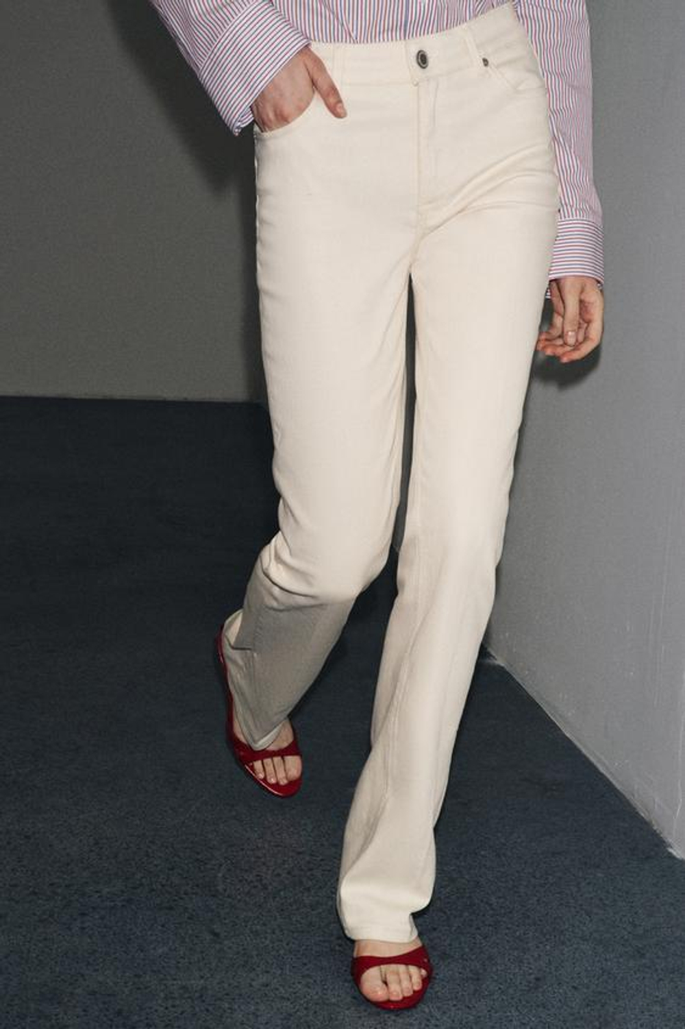 ZARA ДЖИНСЫ BOOTCUT С ВЫСОКОЙ ПОСАДКОЙ — ZW COLLECTION, ЭКРЮ