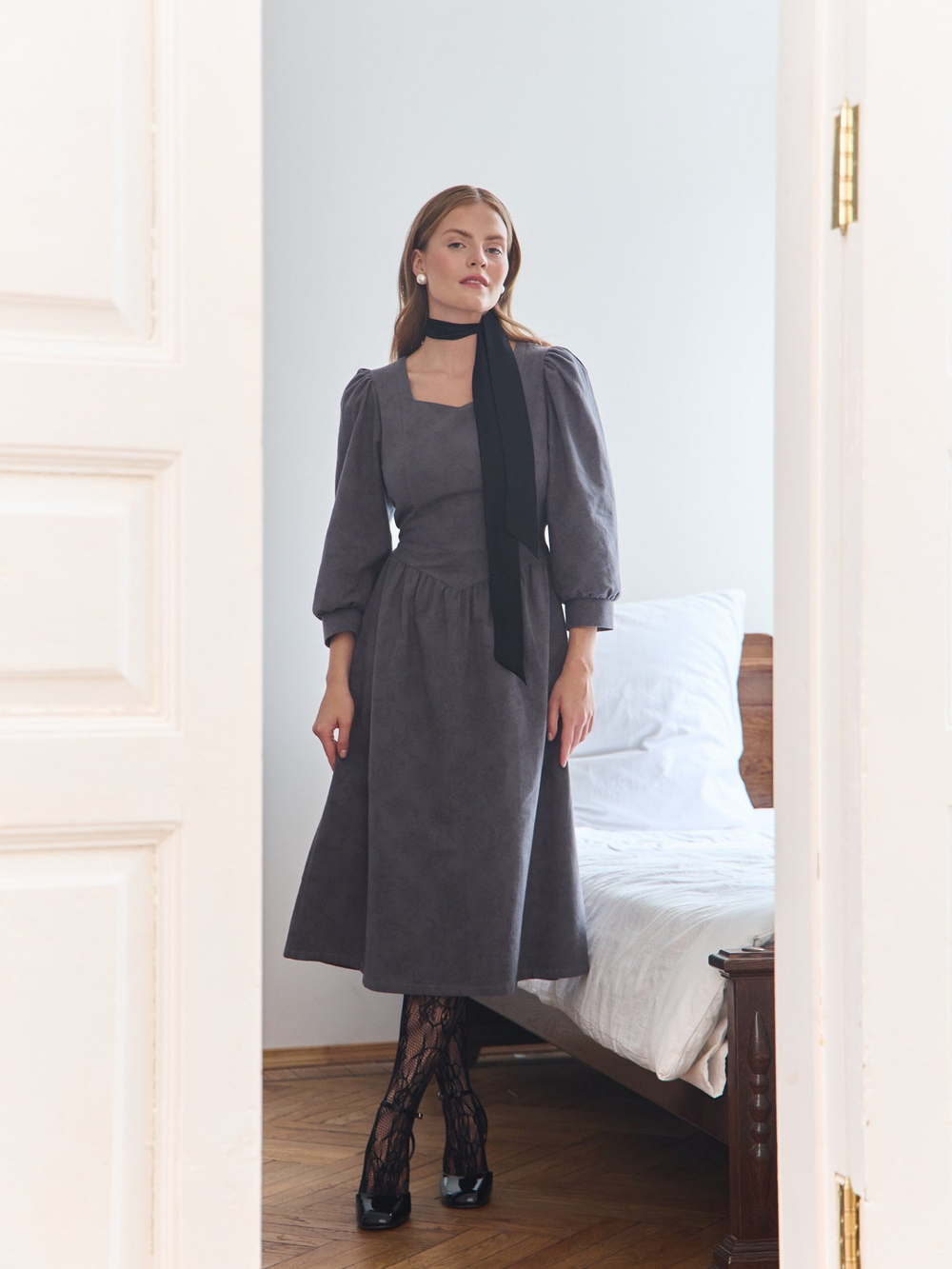 Платье с вырезом-сердечко