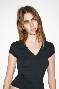 ZARA ФУТБОЛКА С V-ОБРАЗНЫМ ВЫРЕЗОМ, СВИНЦОВЫЙ