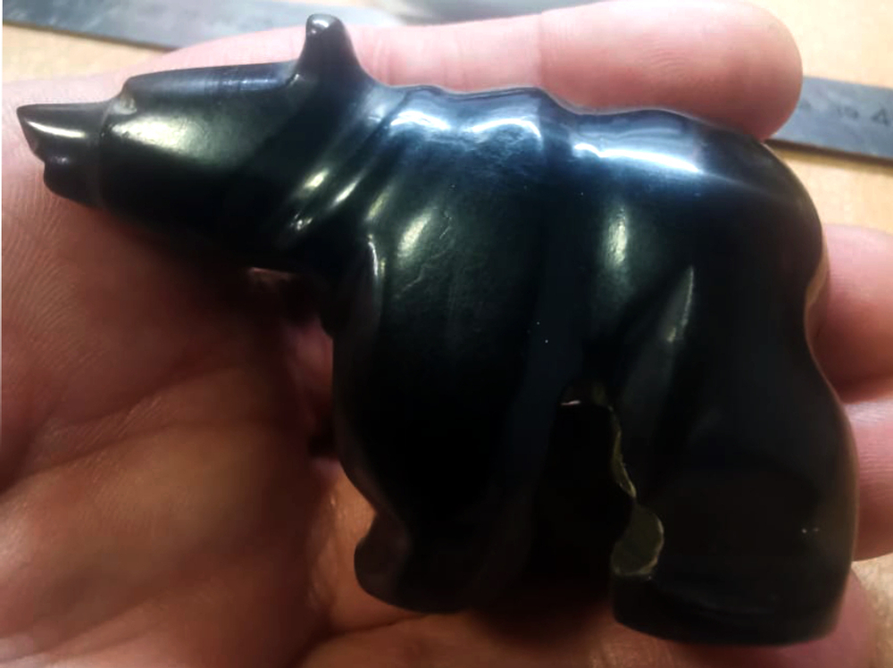 Медведь гагат