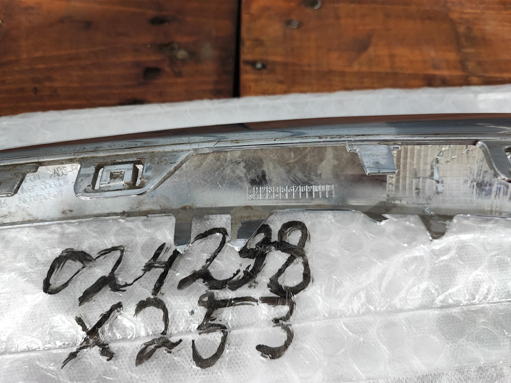 Молдинг переднего бампера Mercedes GLC X253 19-22 Б/У Оригинал A2538851804