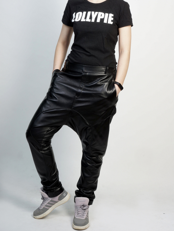 Кожаные брюки с мотнёй