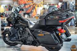 Ultra Limited, Harley-Davidson (FLHTK), 2023 Black Option