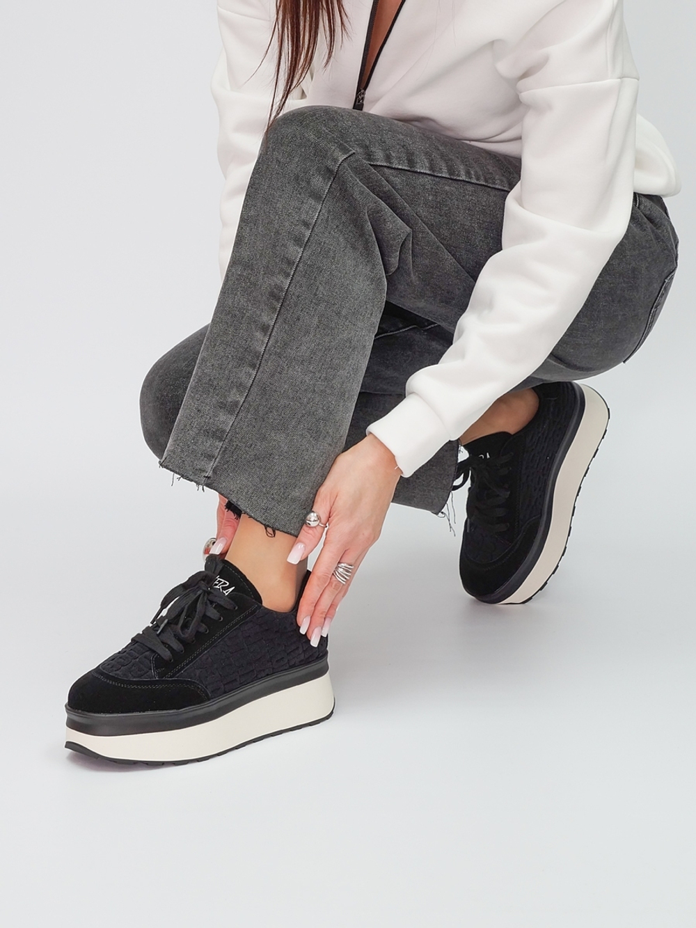 Кроссовки женские демисезонные