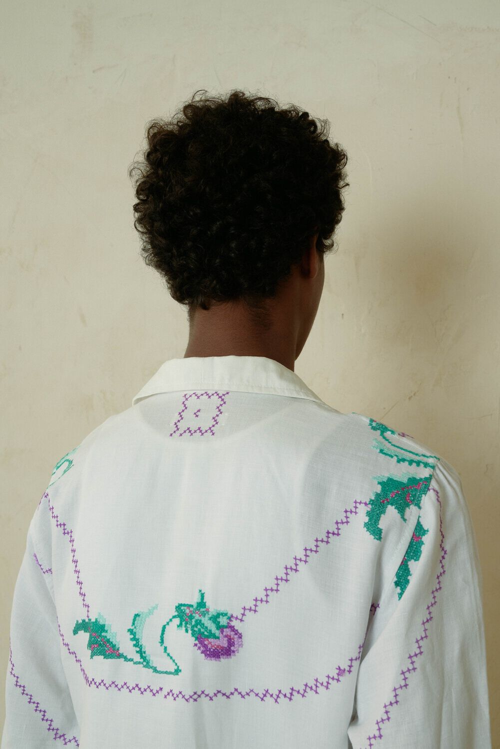 Рубашка Soeurs с Фиолетовыми Вышитыми Цветами / Violet Criss-Cross Flowers Long Sleeve белая