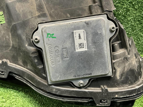 Фара левая Range Rover Vogue 4 (2012-2017) ксенон