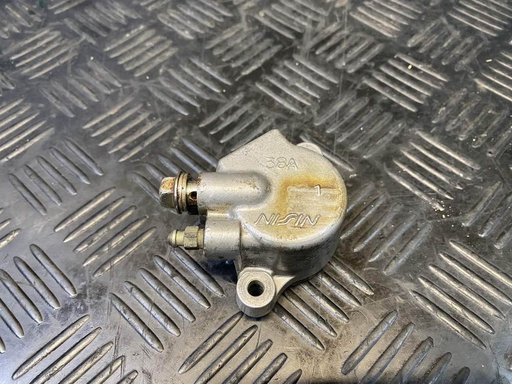 Цилиндр сцепления нижний Suzuki Intruder VS750 VR51A