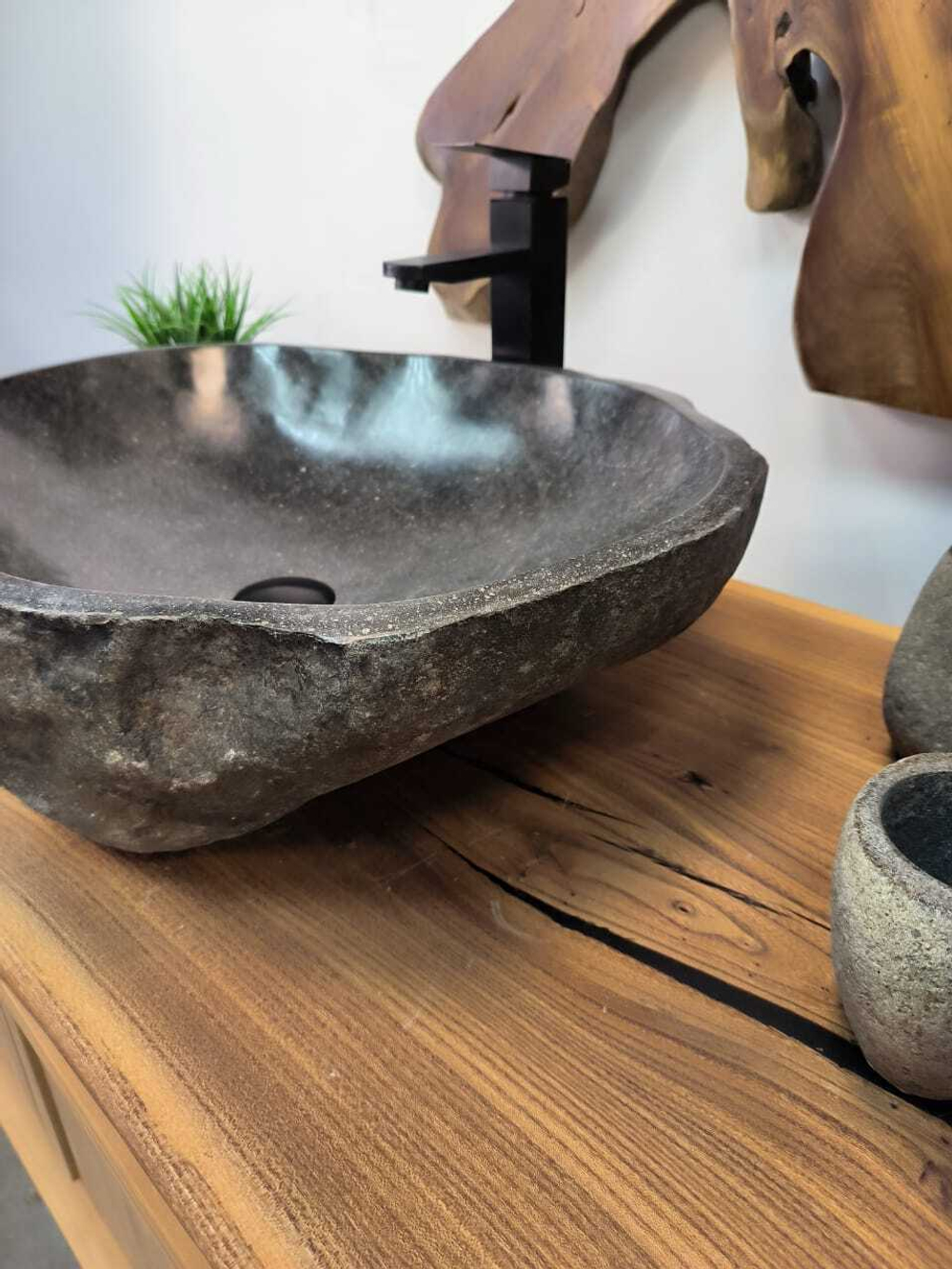 Раковина из речного камня RS-65840 60х48х15 из натурального камня