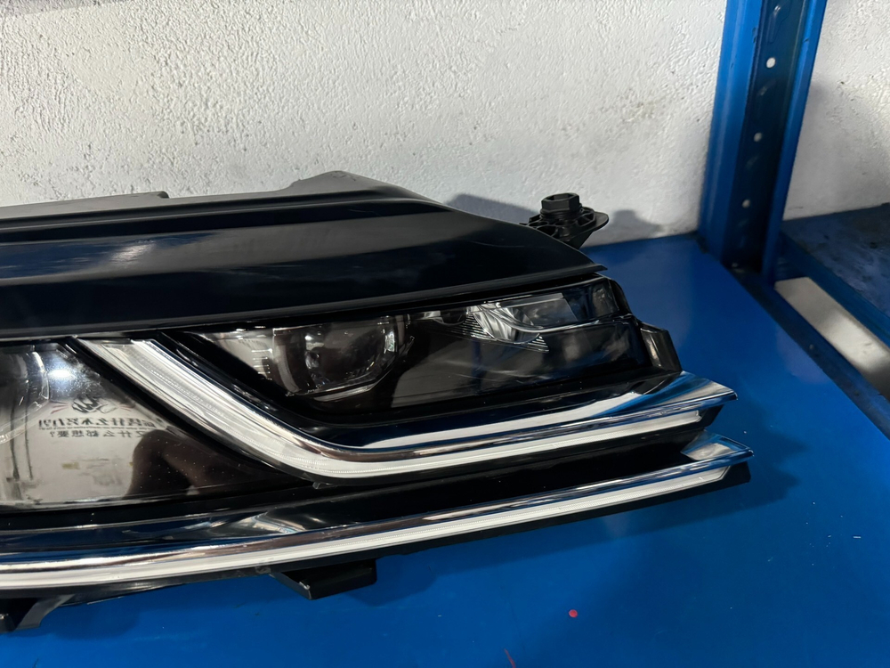 Фара в сборе (левая/правая) Volkswagen CC оригинал