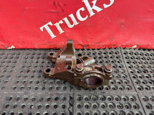 Кронштейн реактивной тяги левый 2019г.