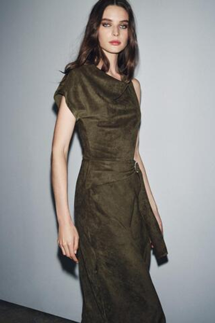 ZARA АСИММЕТРИЧНОЕ ПЛАТЬЕ ИЗ ИСКУССТВЕННОЙ ЗАМШИ, ХАКИ