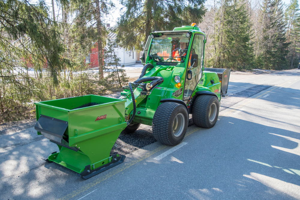 Avant 700 серии — мини-погрузчики для профессионалов