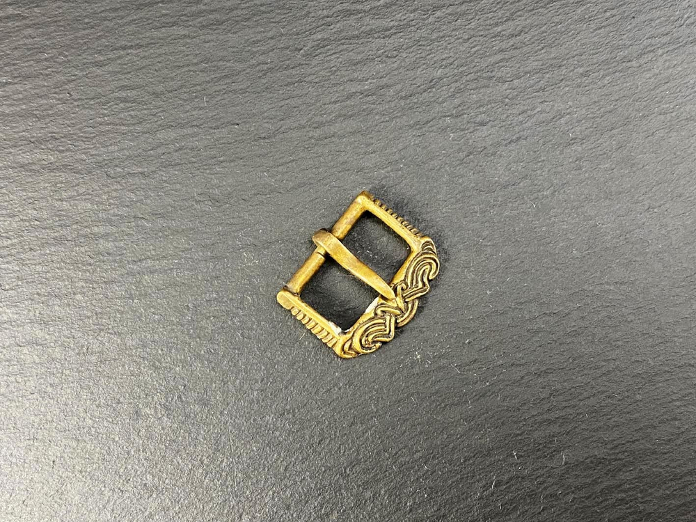 Пряжка. Пряжка для застёжек обмоток или гетр. Дания 10 век. (для подколенного ремешка)