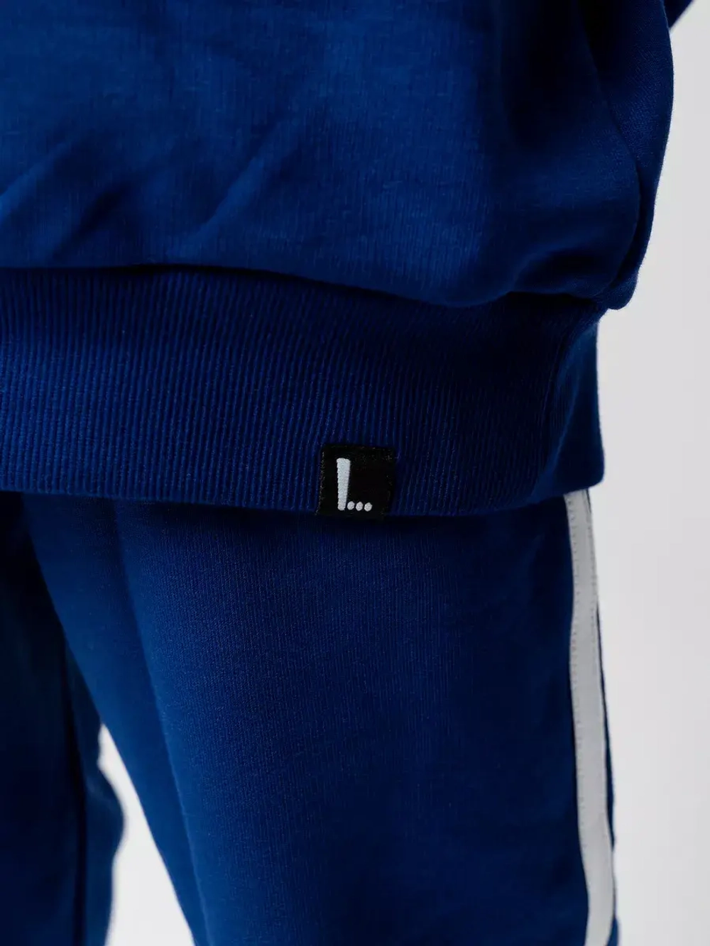 Спортивный костюм для мальчика в школу