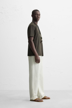 ZARA БАЗОВАЯ ФУТБОЛКА LIGHTWEIGHT, ТЕМНО-КОРИЧНЕВЫЙ