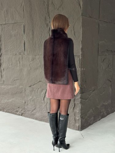 Темно-коричневая манишка из эко-меха