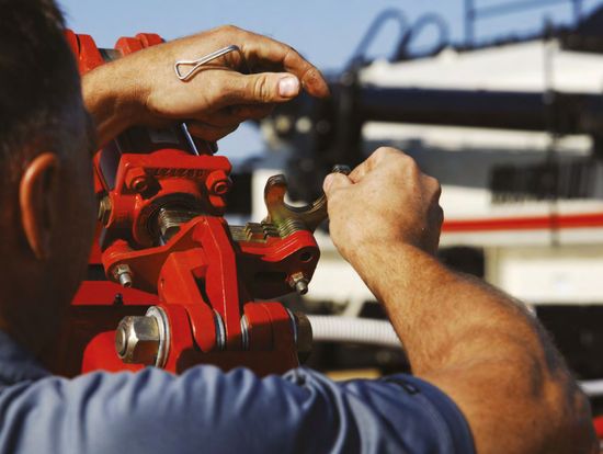 Два варианта конфигурации рамы в анкерных посевных комплексах Bourgault