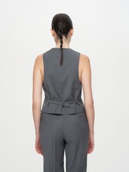 Жилет костюмный