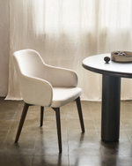 Стул Nelida из бежевой синели с ножками в темной отделке