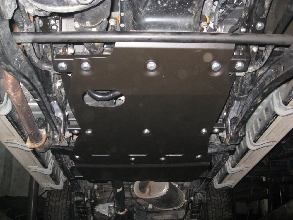 Защита ALFeco картера двигателя, кпп и раздаточной коробки для Toyota Land Cruiser 76 2010-, V-4,5 D, 2 части (сталь 2 мм) арт.ALF2457st