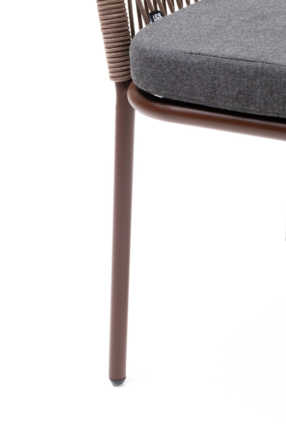"Марсель" стул плетеный из роупа, каркас алюминий коричневый (RAL8016) муар, роуп коричневый круглый, ткань темно-серая 027