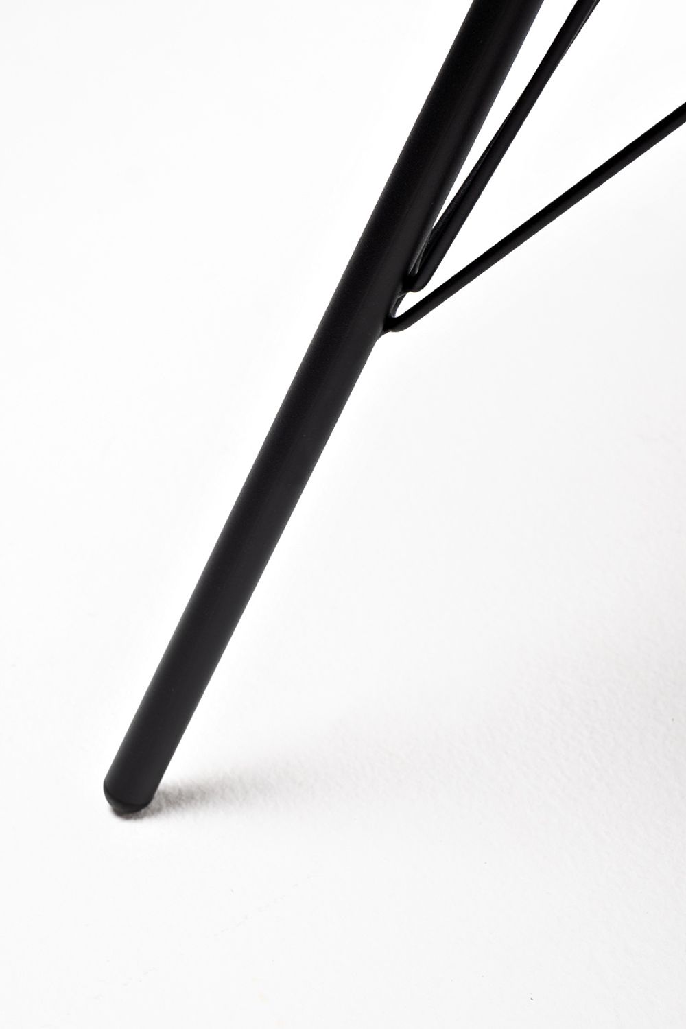 "Конте" интерьерный стол из HPL круглый Ø70см, цвет "серый гранит"