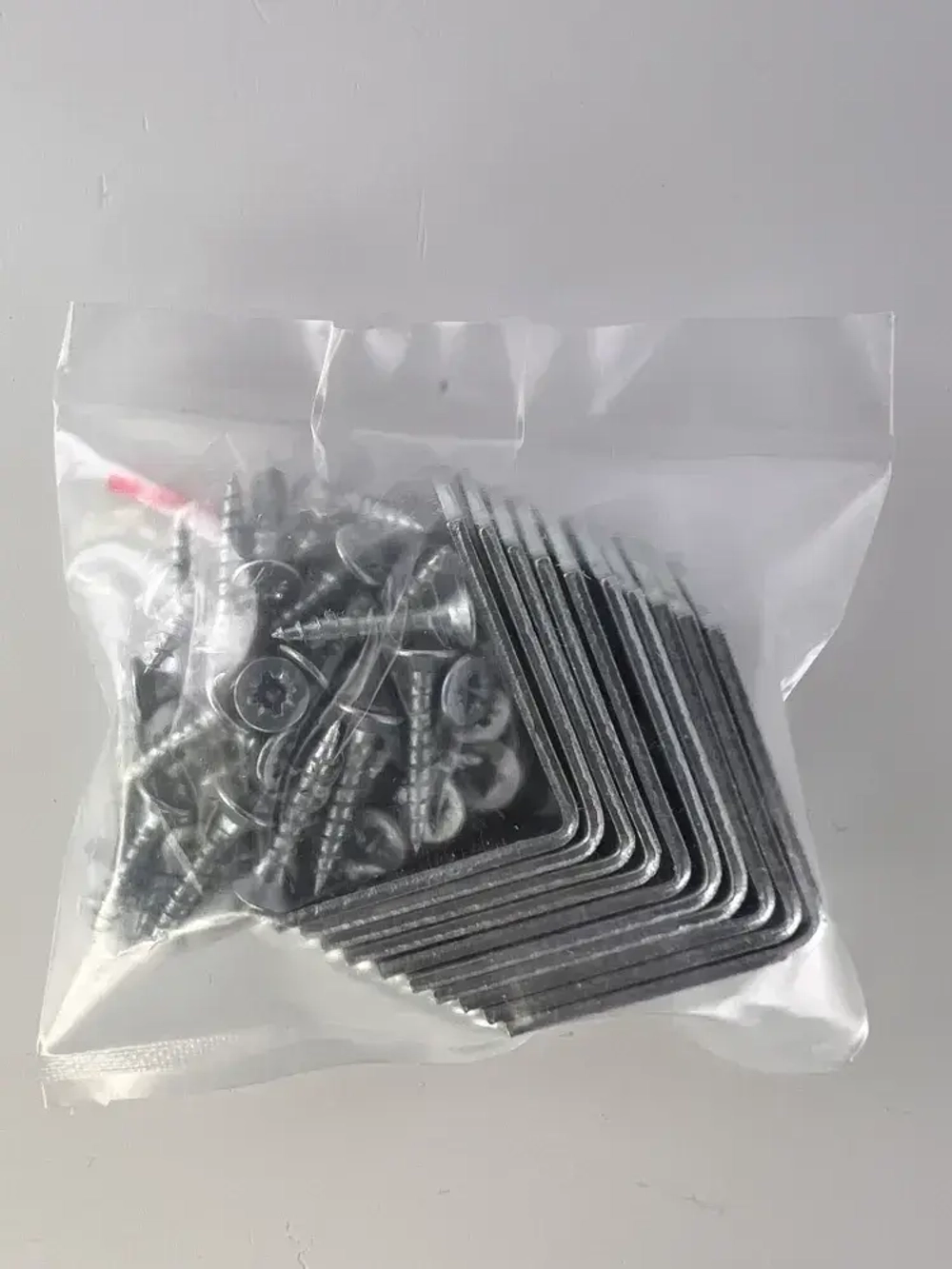 Уголок мебельный кронштейн 30х30 мм цинк (10 шт в упак) в комплекте с саморезами 3х16 (40 шт). Мебельный крепежный уголок с крепежом.