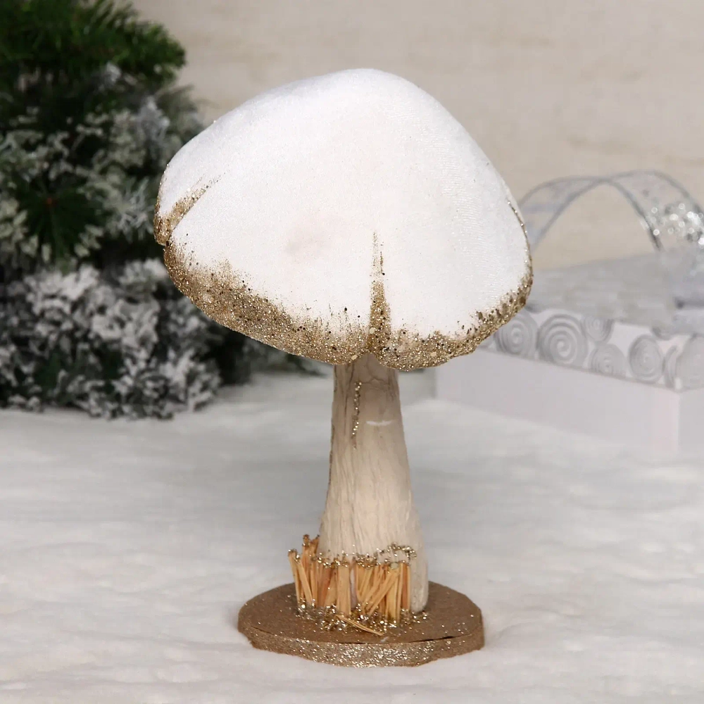 Фигурка новогодняя «Сказочный грибочек» 17*16*26 см, Белый